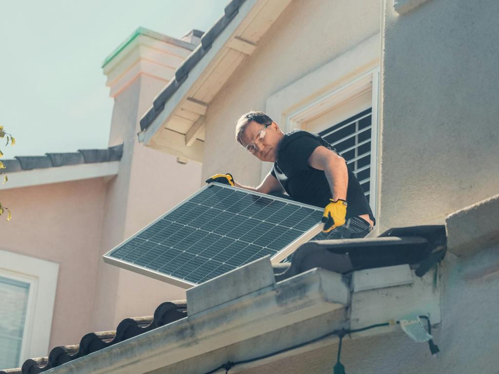 Ar vis dar apsimoka statyti saulės elektrinę 2026&nbsp;metais?